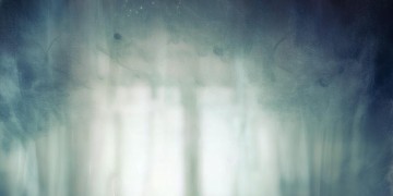 我可以假装不快乐究竟是哪首歌？