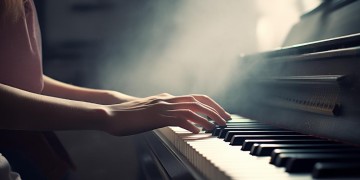 在一瞬弹指间究竟是哪首歌？