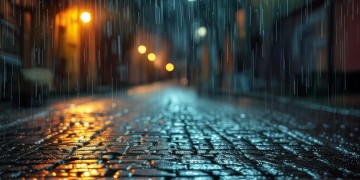 雨下的夜出自哪首歌？