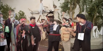 虎牙耀扬放的歌究竟是什么曲子？